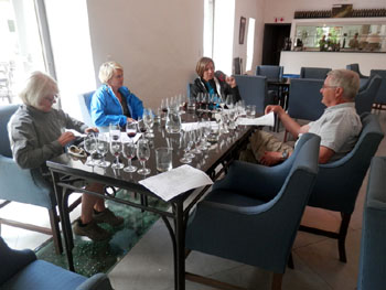 Doolhof wine tasting